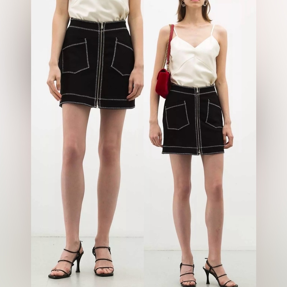 Mcq contrast mini skirt. Fits big